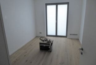P1020308800x600