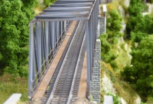 P1130072800x600
