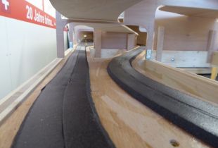 P1100661800x600
