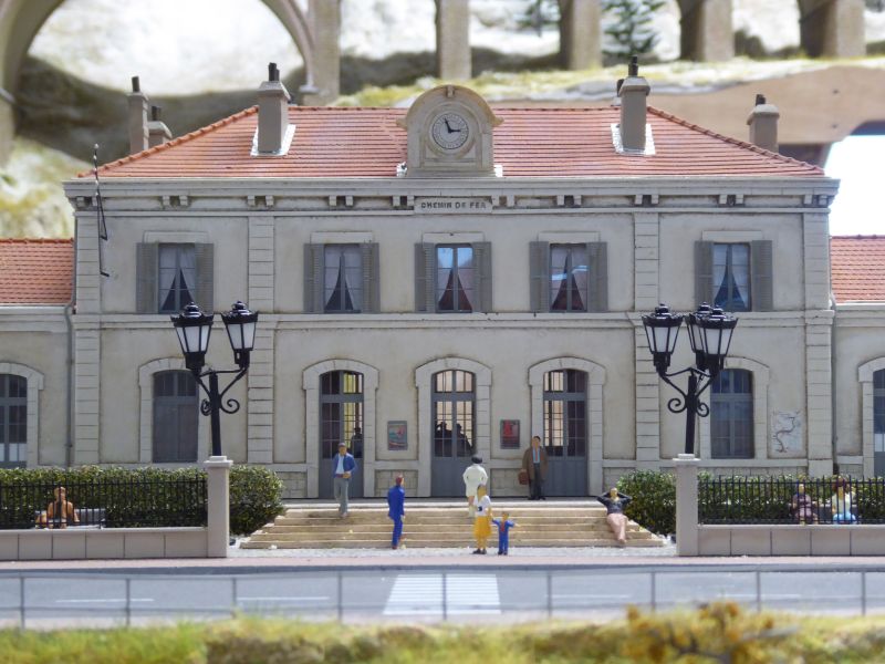 P1320380800x600